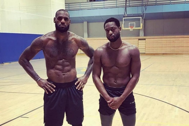 是轮换深 是轮换深