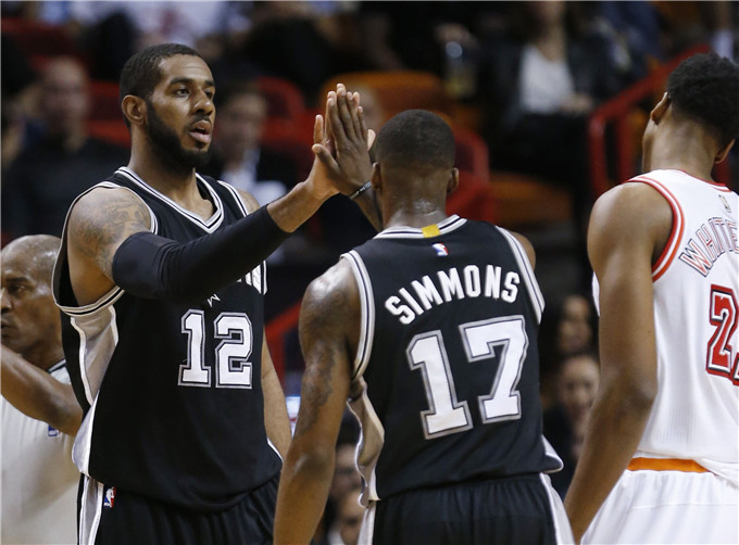 替补席的能 替补席的能